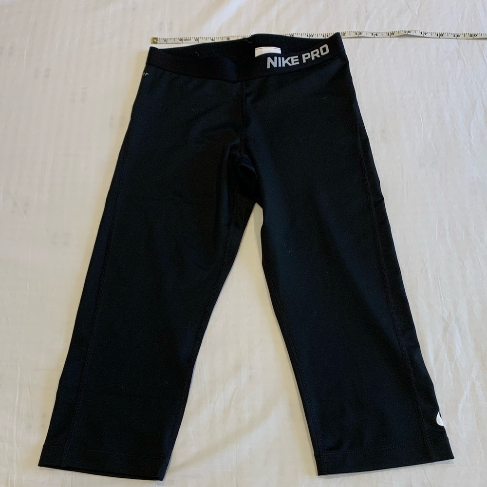 Nike Pro Dri-fit Exercise Knee-length Exercise Pants - M